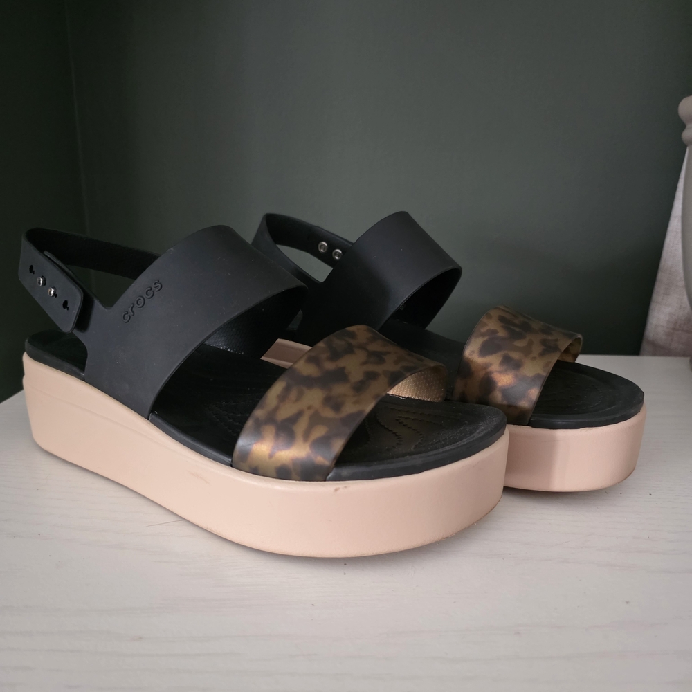 Crocs Brooklyn Low Wedge Sandal - Picture 3 of 5